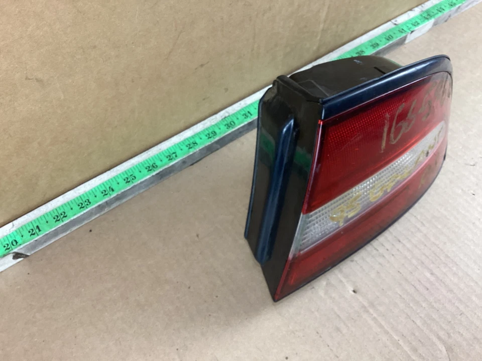 1994 - 1996 Mitsubishi Galant Rear Right Passenger Tail Light Lamp Taillight OEM - Image 4 of 4