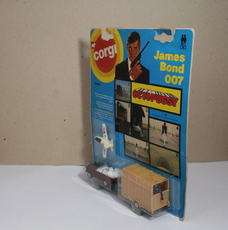 James Bond 007 Octopussy Set 1982 Carded - Vintage Corgi E3019 Roger Moore - Image 2 of 4