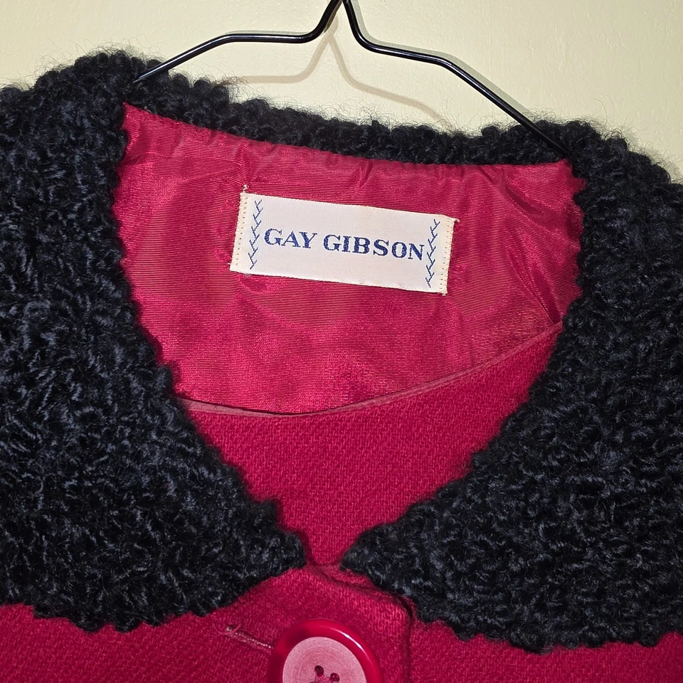 Vestido e jaqueta vintage anos 50 manga curta 2 peças com gola de pele sintética Gibson gay - Imagem 3 de 4