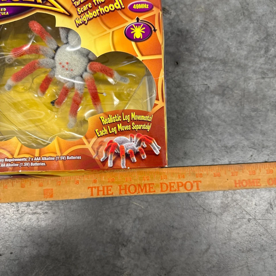 Takara R/C Radio Controlled Creeping Tarantula with Realistic Leg Movements - Image 3 of 4