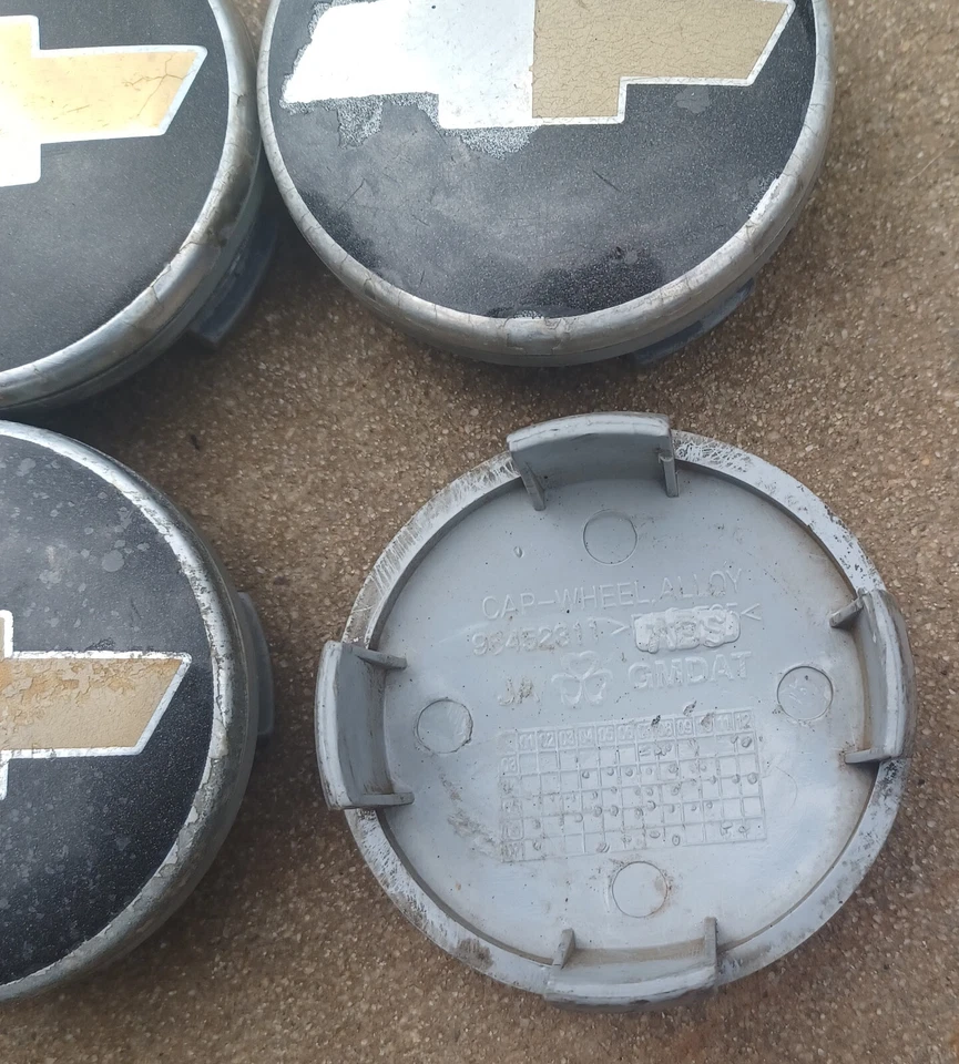 Juego de 4 tapas centrales Chevy Aveo, 2008-2011 número de pieza 96452311 Foto 3 de 3