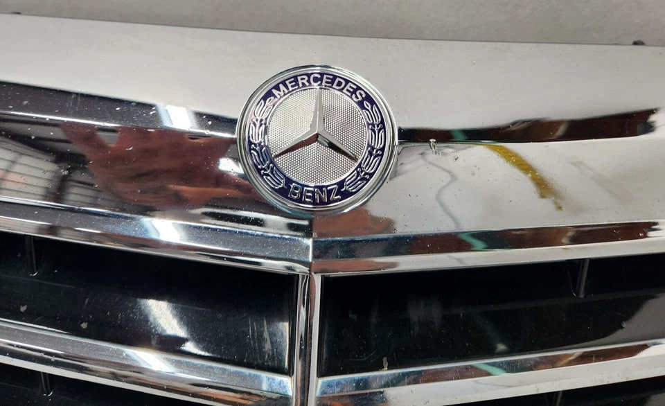 07-09 Conjunto de parrilla de radiador de parachoques delantero Mercedes Benz E350 OEM Foto 4 de 4