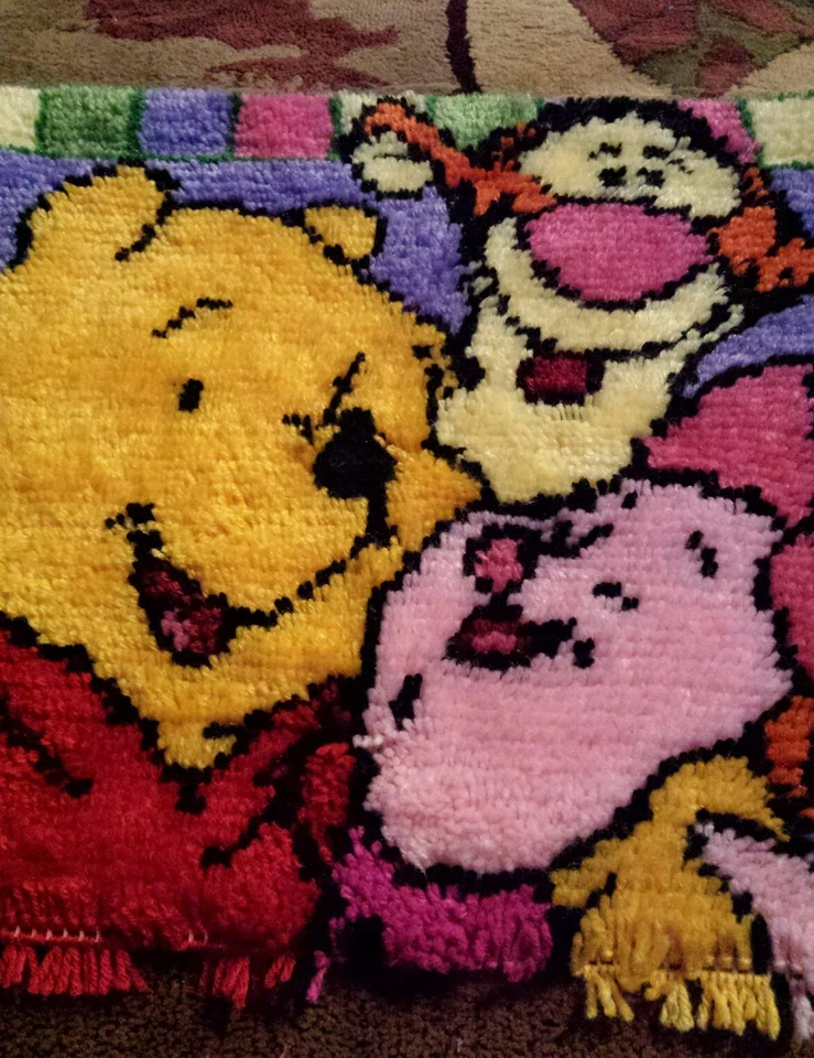 Handgefertigter Häkelteppich Set Teppich Winnie Puuh Disney Retro Chic 29" x 18" - Bild 2 von 4