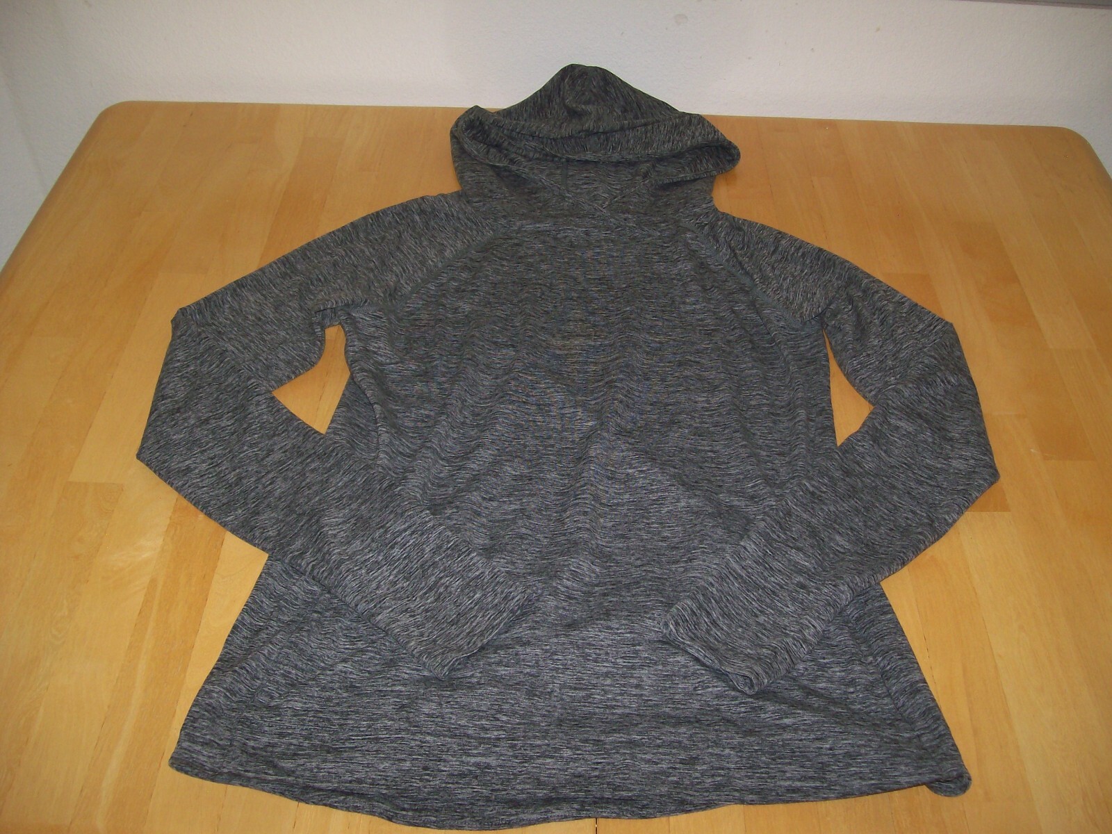 Amazon Essentials Grey Hooded Lightweight Pullove… - image 2