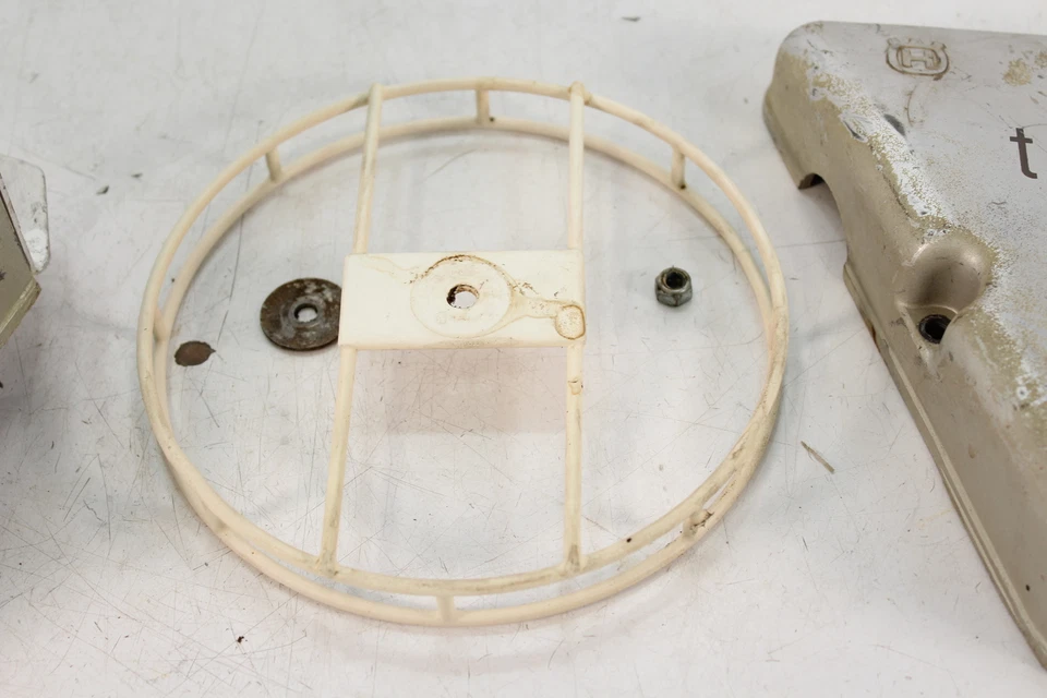 Husqvarna 1977 la caja de aire automática 360 carcasa de filtro de admisión con jaula de filtro Foto 3 de 4