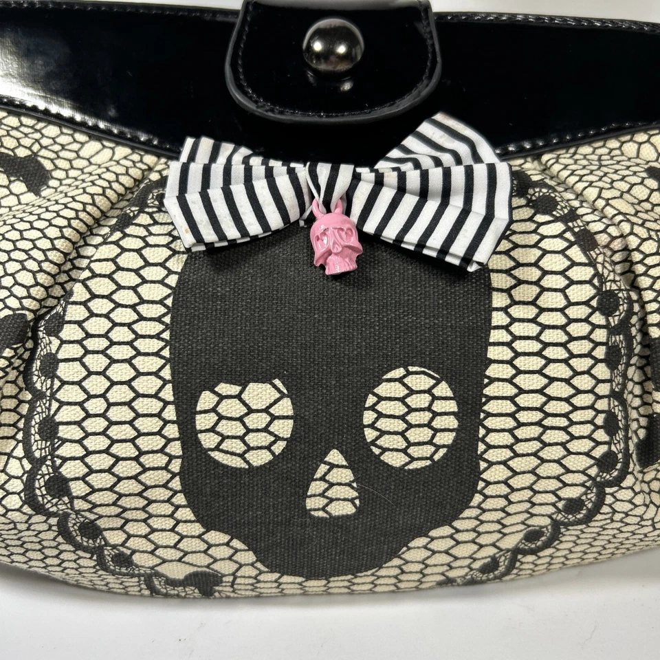 💀Bolsa de mão de mão de punho de ferro caveira RARA bolsa tote gótica preta bege zíper - Imagem 4 de 4