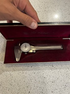 Mitutoyo Dial Caliper.   Md.#505-495/   Range 0-4"/  with original case