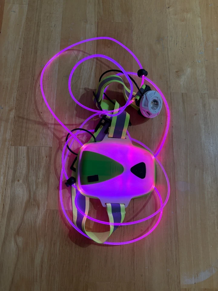 Colete reflexivo de LED. USB recarregável. Alta visibilidade para corredores, caminhantes, etc. - Imagem 3 de 4