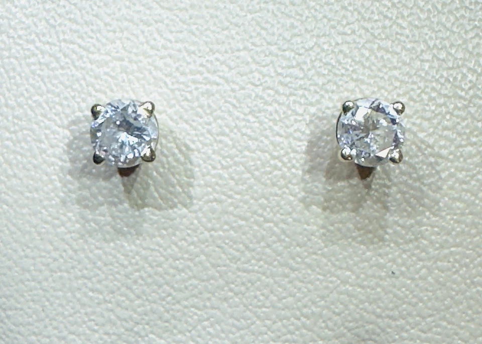 Impresionantes aretes vintage de diamantes de oro amarillo de 14kt ~0,3 quilates de 3,4 mm en muy buen estado Foto 2 de 4