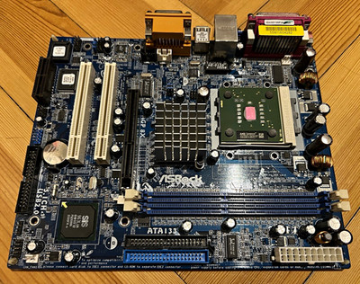ASRock K7S8X Mainboard + AMD Sempron 2800+ 2,0 GHz Sockel A 462 AGP 8x Retro PC