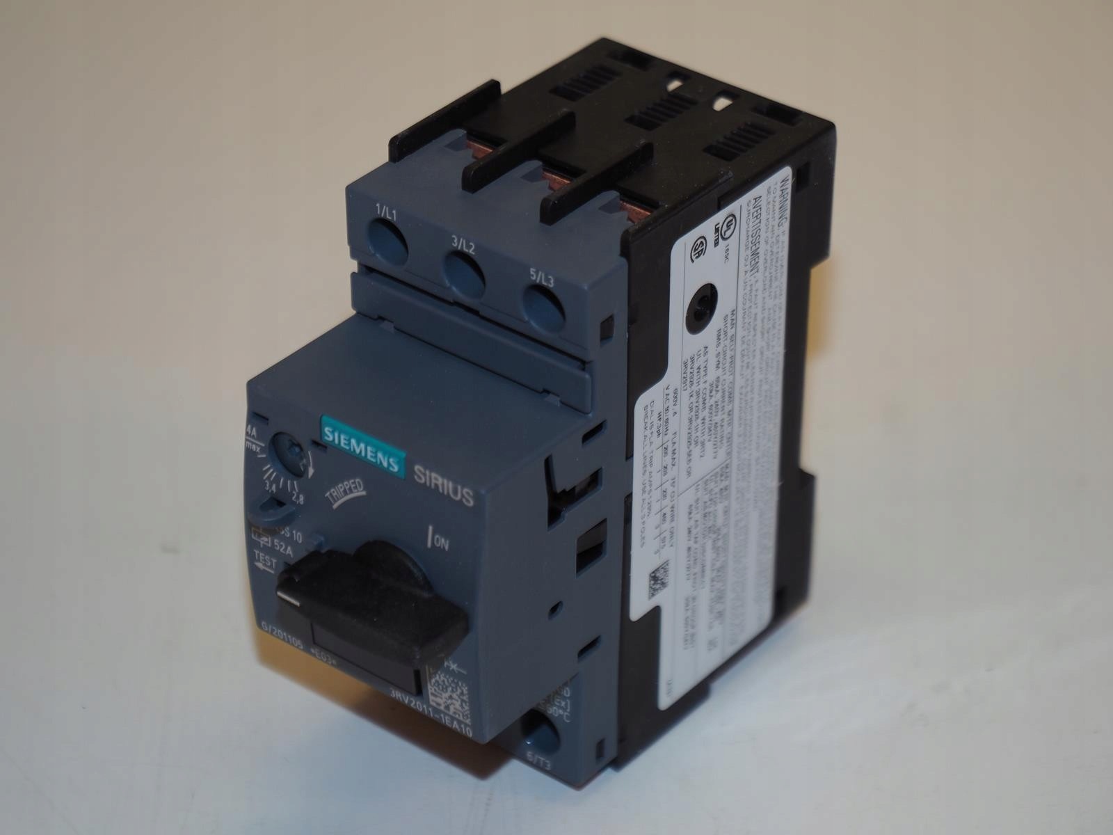 Siemens 3RV2011-1EA10 I/O Module