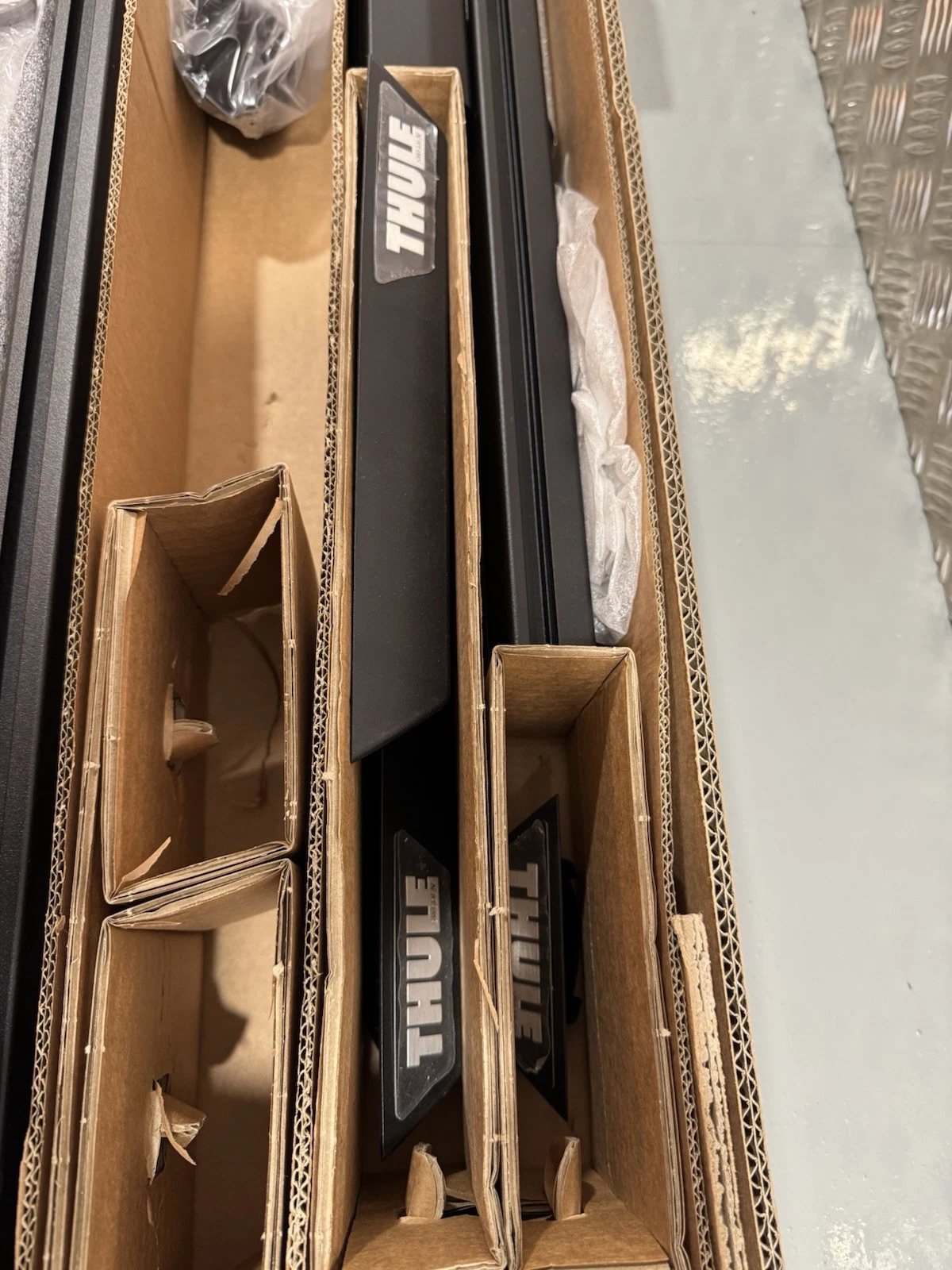 Thule Caprock XL Roof Platform Extra Large 611004 Brand New In Box 7