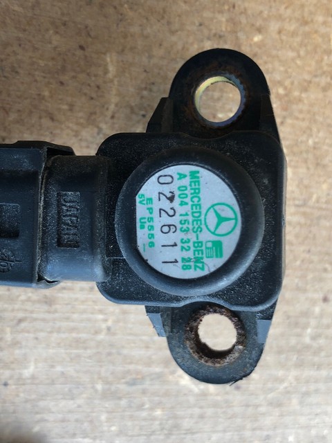 A0051535028 датчик мерседес
