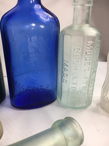 Lot 17 Vintage Bottles Medical & Home Remedies - Picture 5 of 12