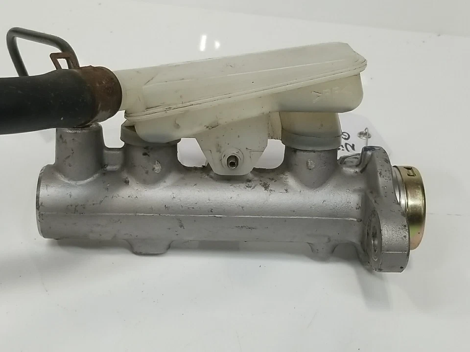 Cilindro maestro de freno Nissan Quest 2004-2009 Foto 4 de 4