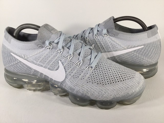 laceless vapormax white