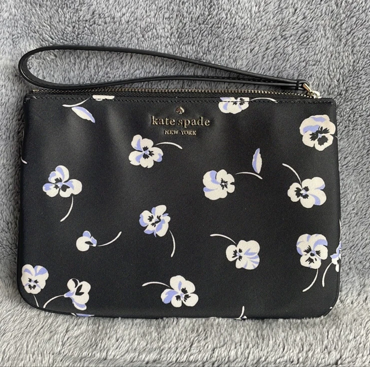 Chelsea outlet wristlet pouch