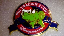 Disney Pin 98986 DLP Pin trading event  Christmas of Rapunzel  Pascal #004/400