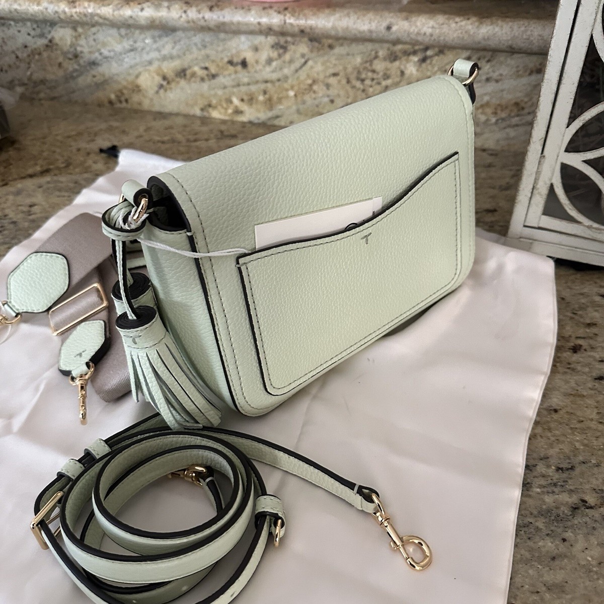 ショルダーバッグ・ポシェット Tory Burch Thea Embossed Flap Crossbody 153465 Tory Burch 144688 Thea Flap Black With Gold Hardware Leather