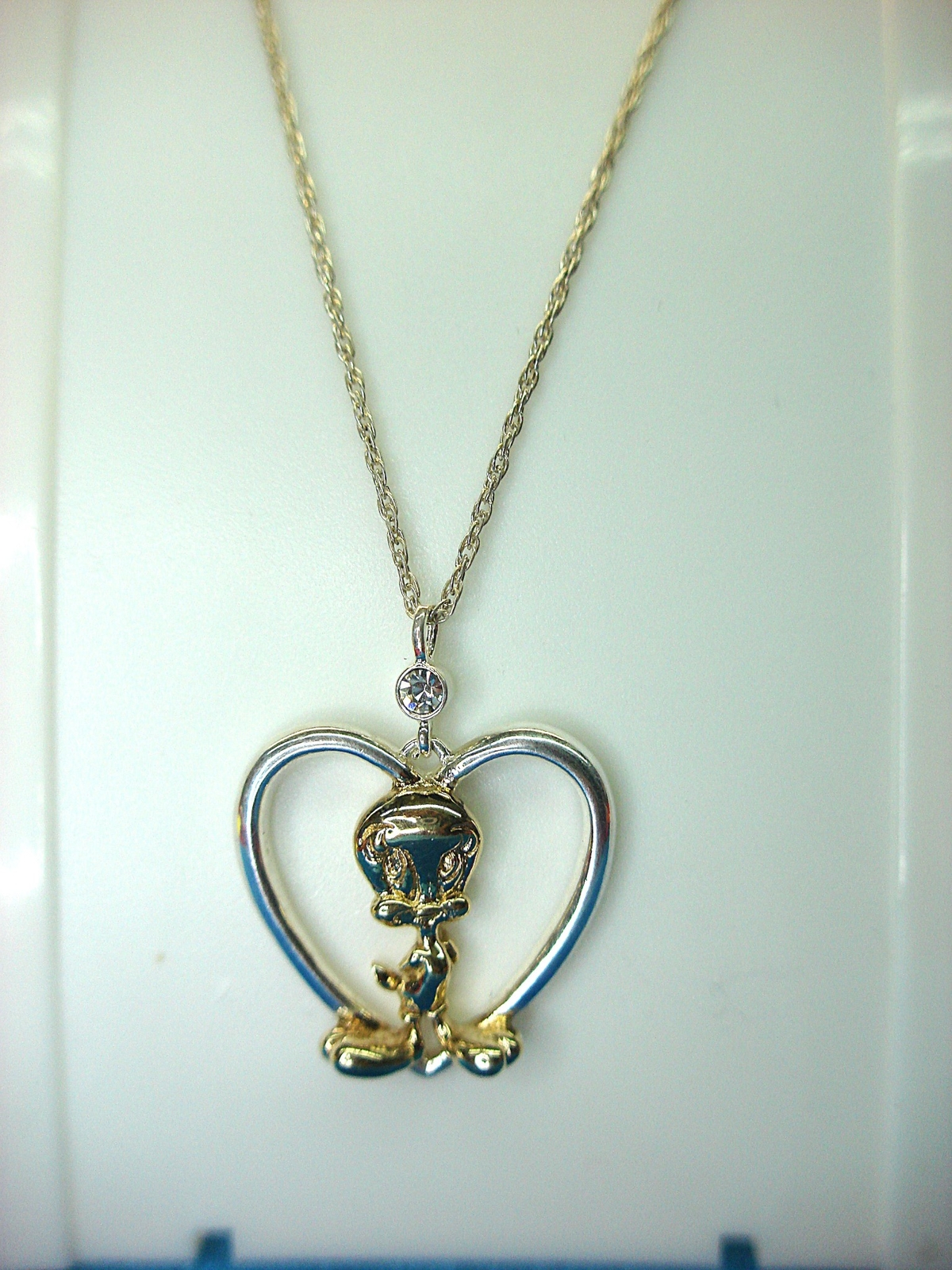 LENOX STERLING WARNER BROS. TWEETY BIRD IN HEART PENDANT WITH 20