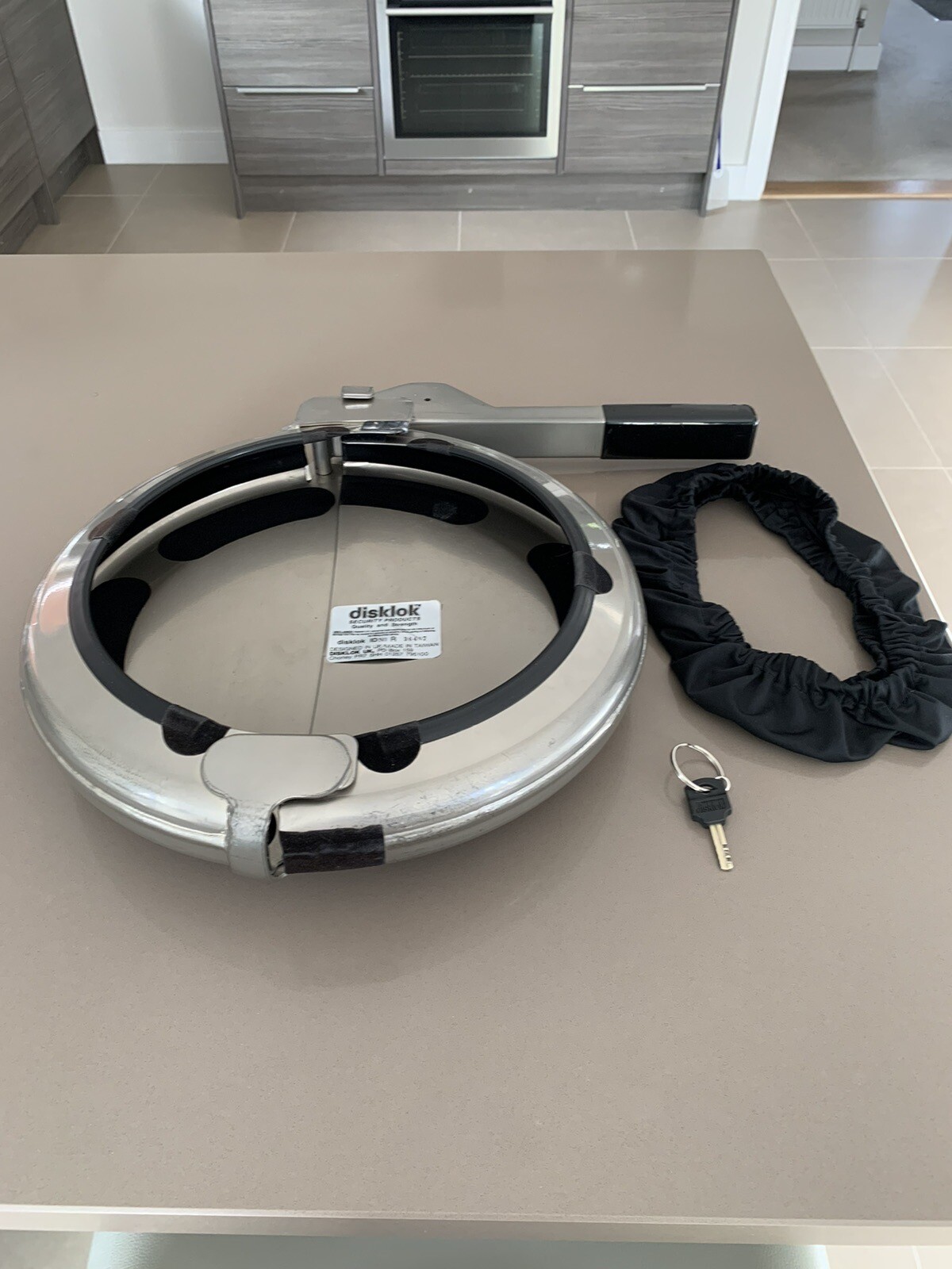 Disklok Steering Lock Small Silver Up To 39cm Steering Wheel