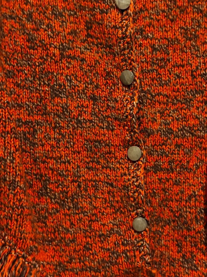 Poncho de punto marrón naranja MCM vintage chal envolvente botón flecos retro cálido boho OS Foto 2 de 4