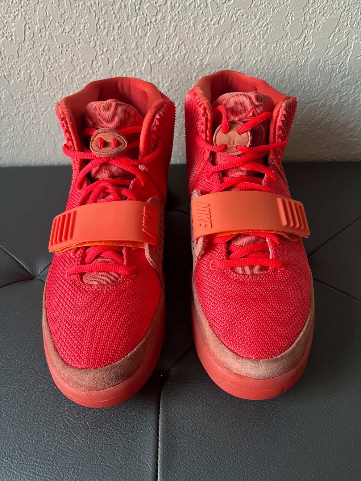 Size 9.5 - Nike Air Yeezy 2 SP Mid Red October thumbnail 4