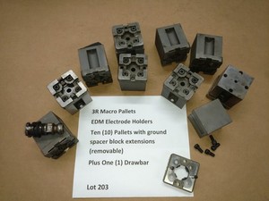 3R Macro Pallet Standard Reference 54x54 mm   Lot of 10 with ground spacers.