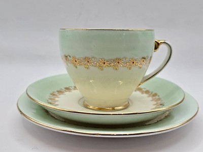 Royal Grafton Trio grün & gold Fine Bone China sehr guter Zustand (bis zu 6 verfügbar)