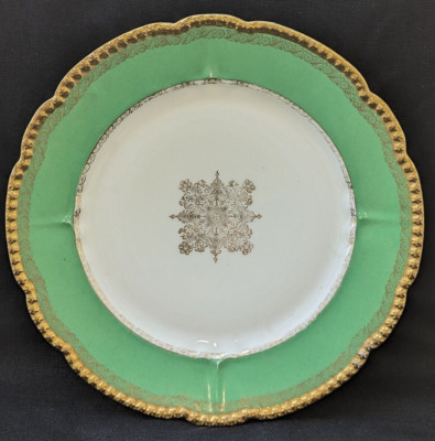 ANTIQUE O. & E. G. ROYAL AUSTRIA PLATE GUTHERZ GREEN WHITE GOLD MEDALLION & TRIM