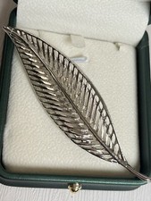Vintage HOLLYWOOD Silver tone Brutlist styled Leaf / Feather Brooch Statement