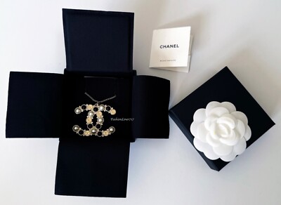 NEW 19B CHANEL GOLD WHITE BLACK CRYSTAL PEARL CHAIN CC LOGO