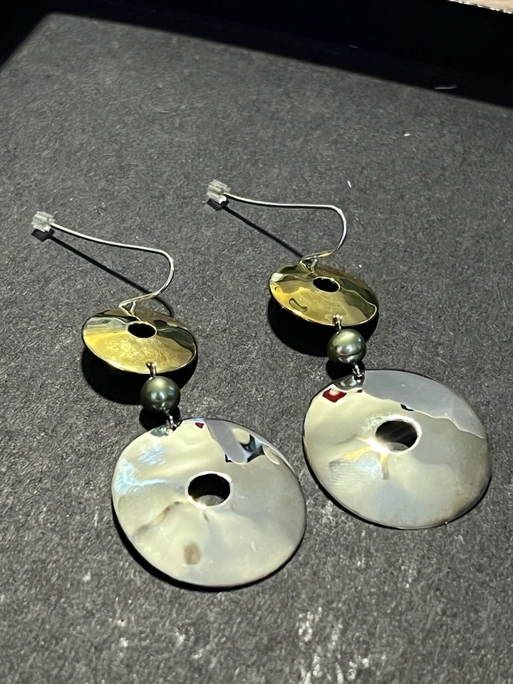 Pendientes colgantes ROBERT LEE MORRIS de plata esterlina latón perlas verdes Foto 2 de 3