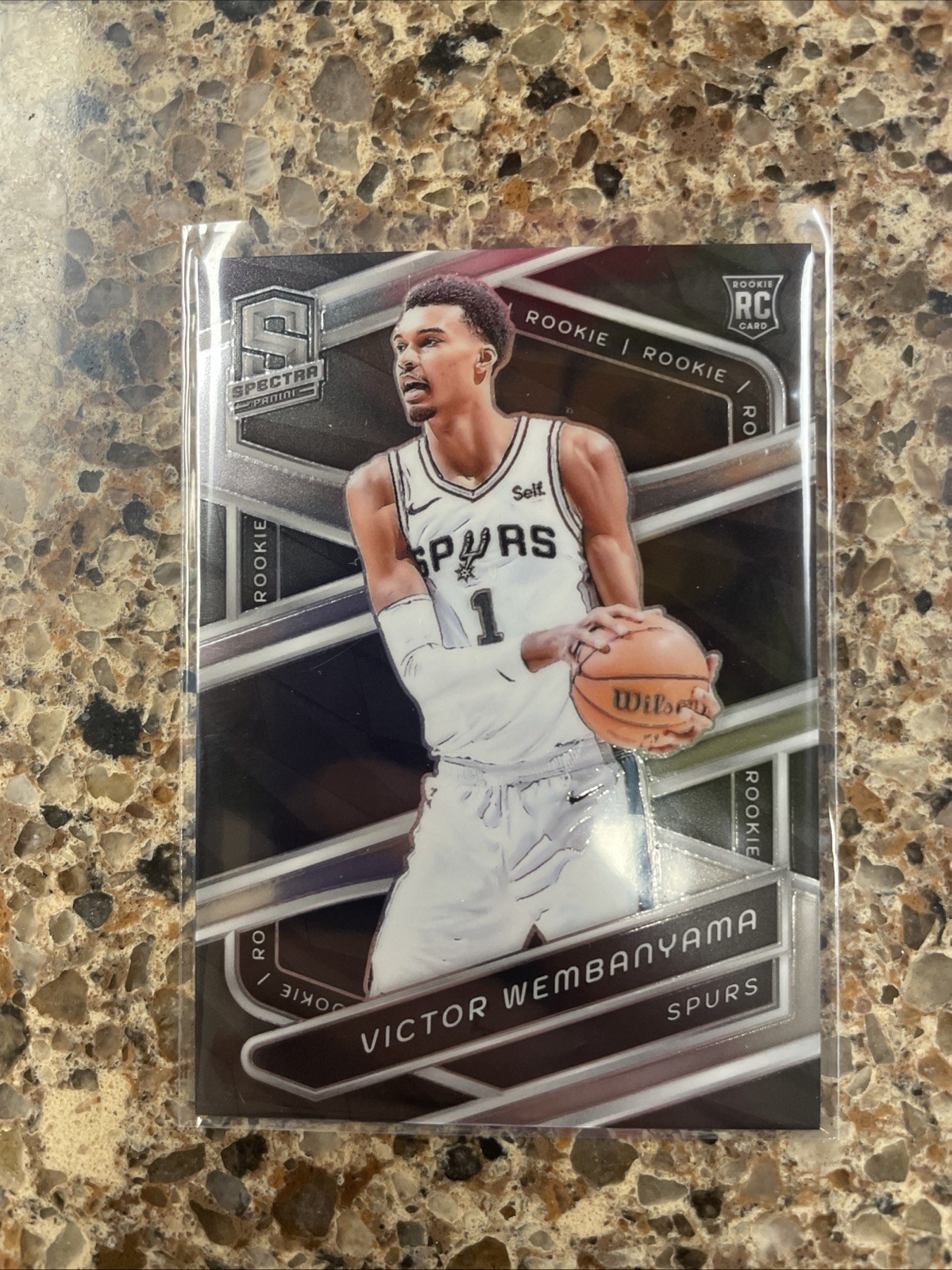2023-24 Panini Spectra - Rookies Victor Wembanyama #137 (RC)