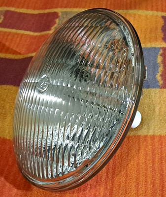 GE Lighting 300PAR56MFL-240/250V 300W USA