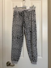 Chaser Cozy Knit Fleece Cuffed Drawstring Joggers Animal Print Gray/Black Size S