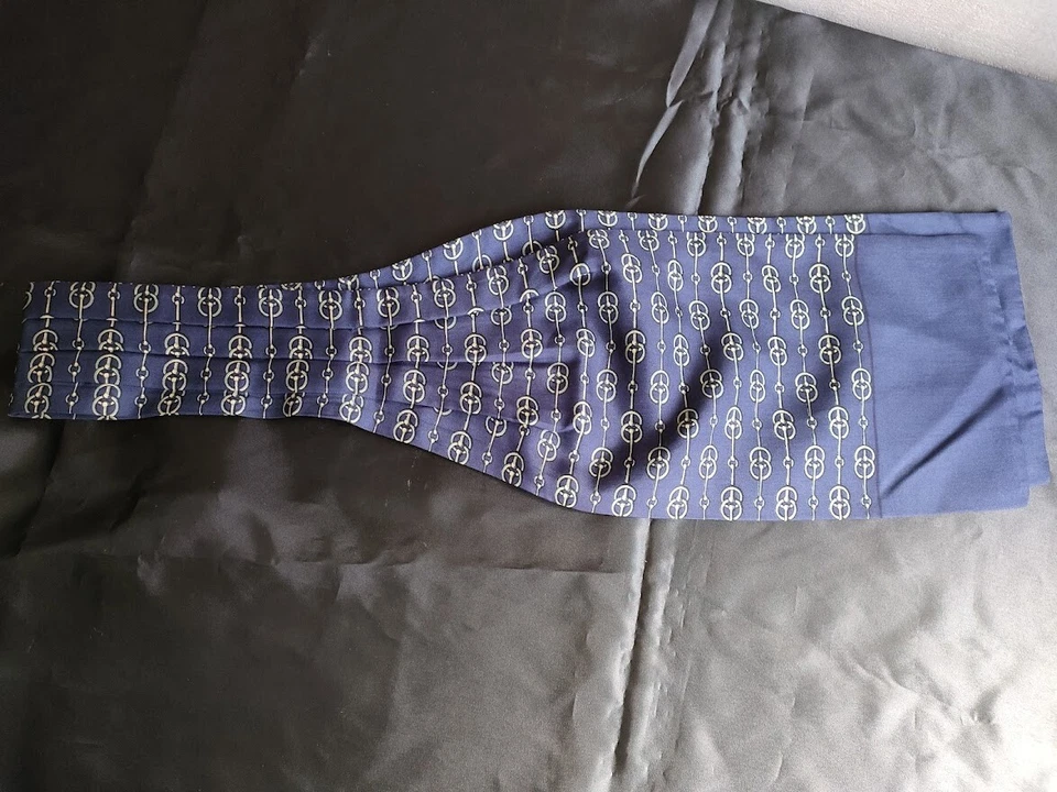 HERMES Paris Auth. Corbata Bufanda Ascot Seda 100% Patrón Horsebit Azul Marino De Colección Foto 2 de 4