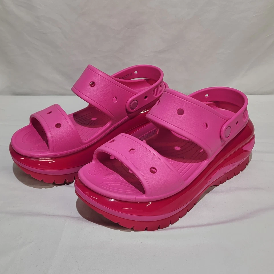 Sandálias Crocs Classic Mega Crush femininas tamanho 10 suco rosa plataforma alta - Imagem 3 de 4