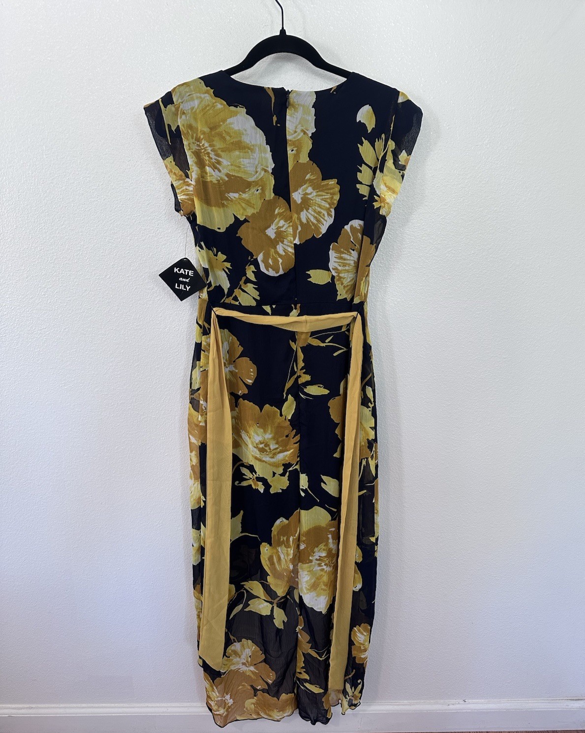 Kate and Lily Women's Floral Midi Dress Size 4 - Black & Yellow image 2