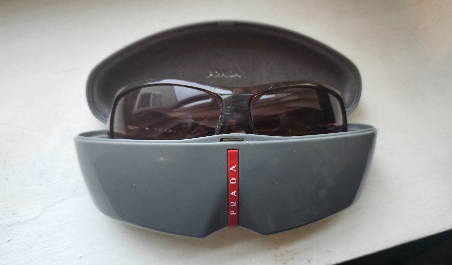 Prada tortoise-shell sunglasses 2000s - image 8