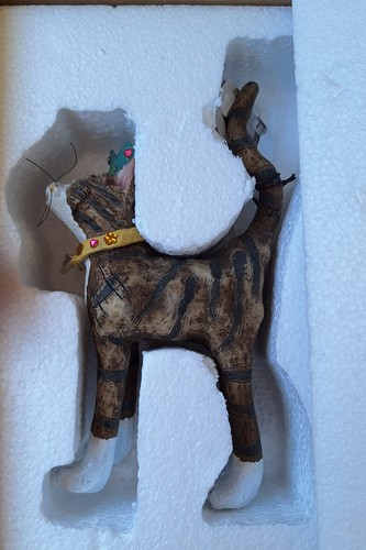 Cat Statue - The Royal Furmily Pawtrait - Picture 7 of 9