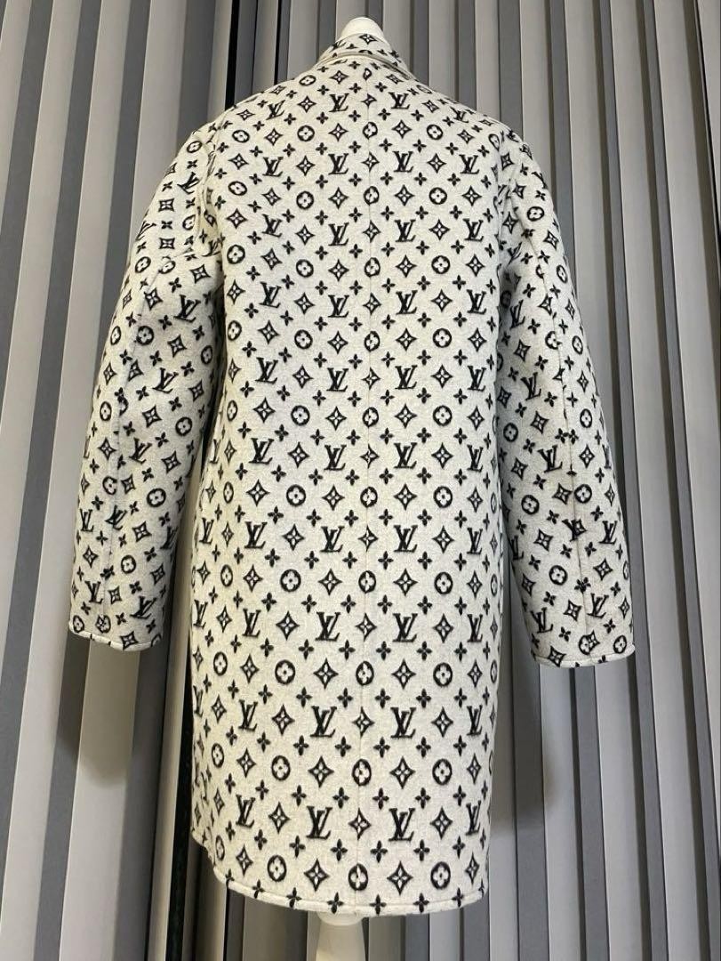 Louis Vuitton Reversible Coat White & Black 34" Used image 5
