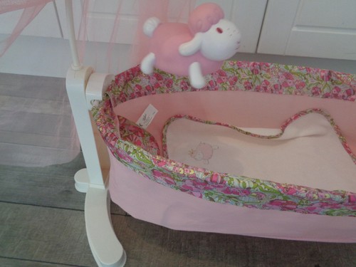 baby annabell rocking cot/crib+bedding,drapes+musical/lights lamb toy - Picture 14 of 19