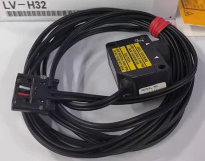 1PCS NEW Keyence LV-H32 LVH32 Laser Sensor