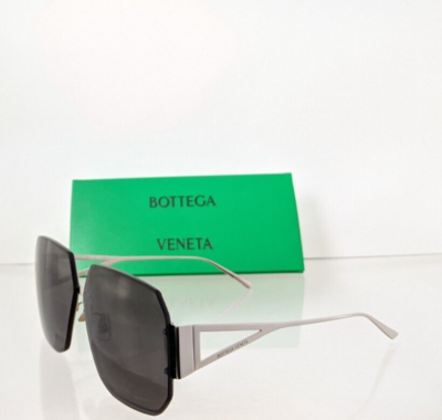Brand New Authentic Bottega Veneta Sunglasses BV 1085 001  display picture 3