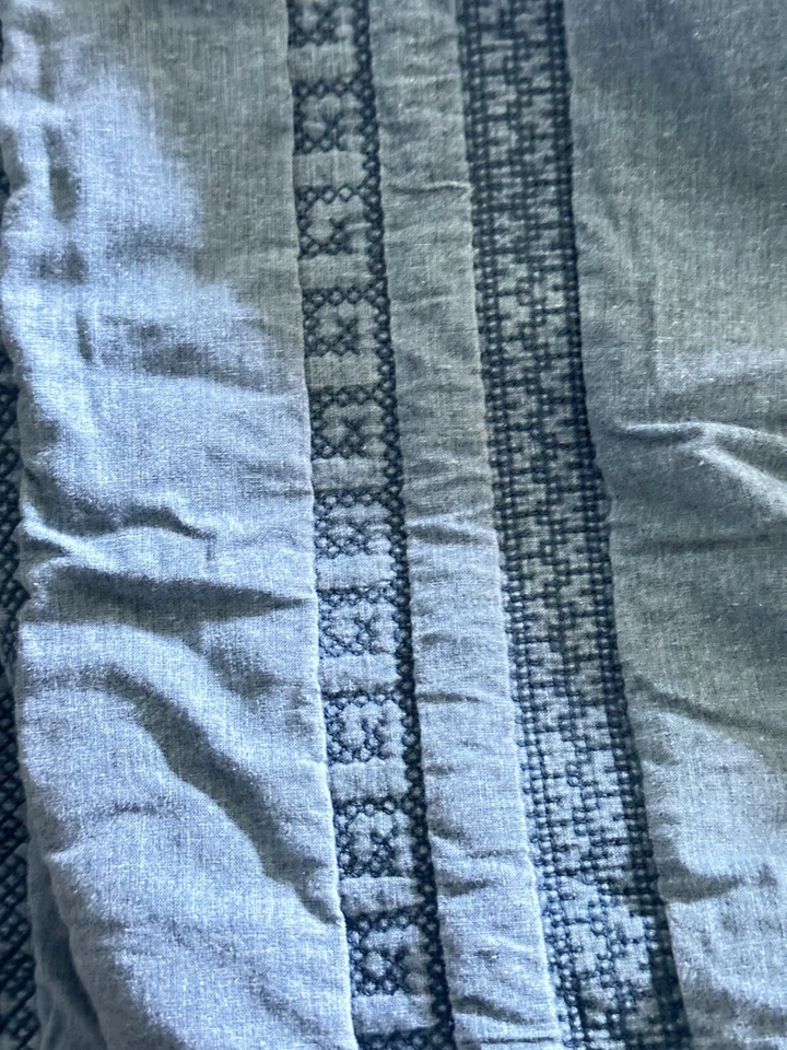 Edredón Tahari Green King 106”x92 rayas bordadas 100 % algodón reversible Foto 4 de 4