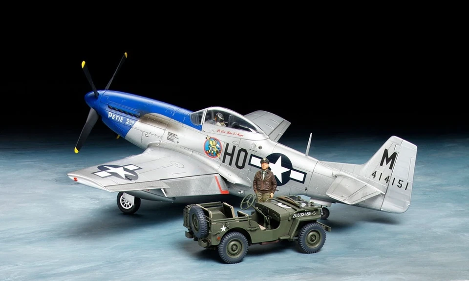 P51 mustang e 1-4 ton 4x4 jeep combo 25205 tamiya 1-48 modellini diorama  - Immagine 2 di 2