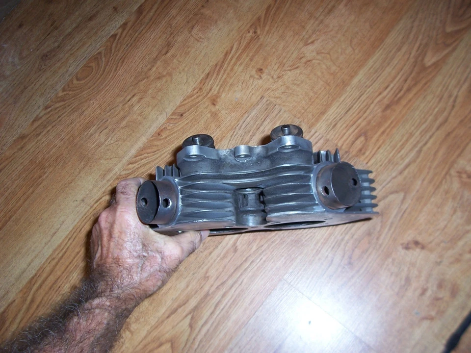 cabezal motor triumph 650 bonneville Foto 4 de 4