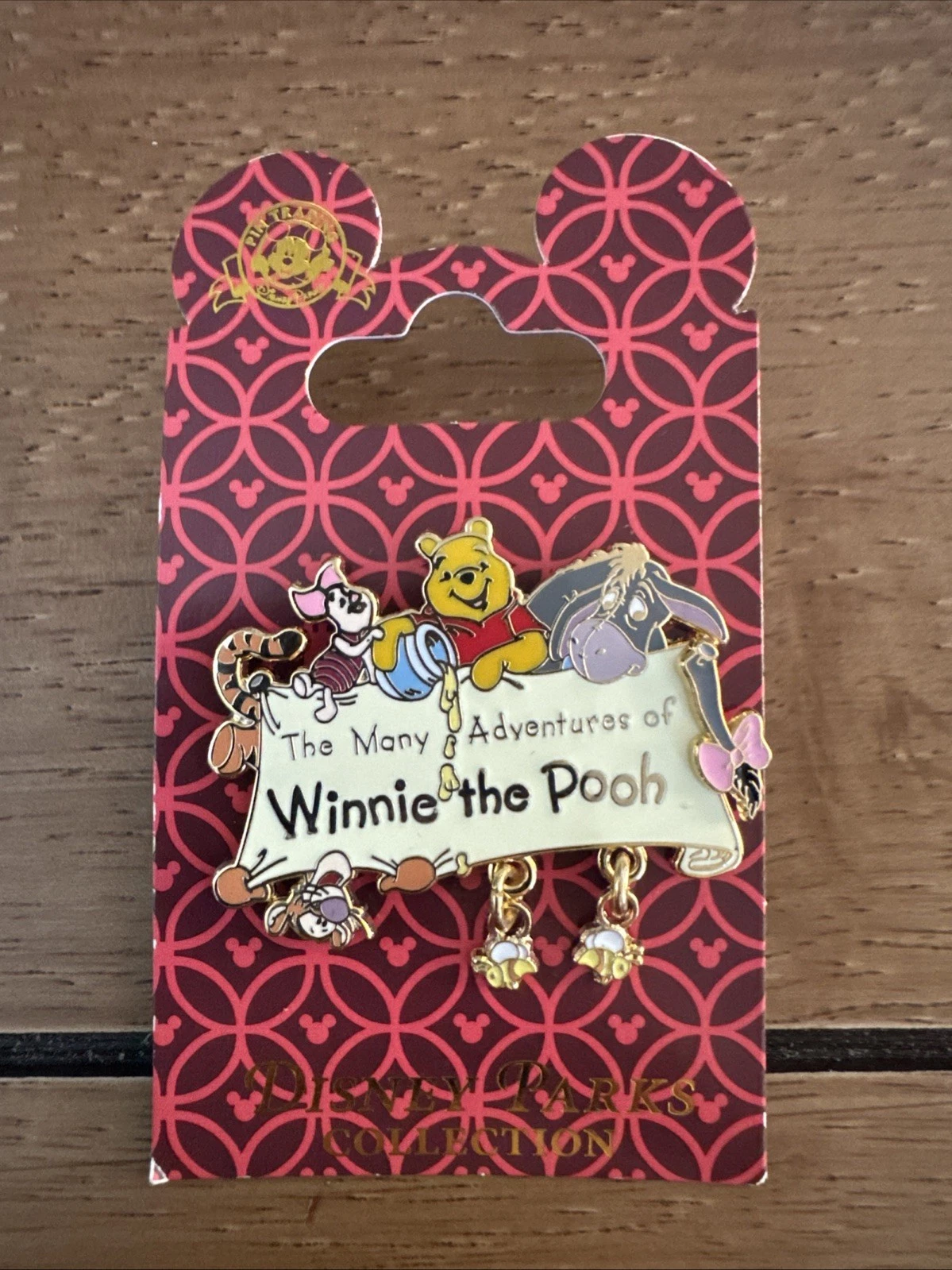 Disney Parks The Many Adventures of Winnie The Pooh Bees Dangle Pin 2008 NEW