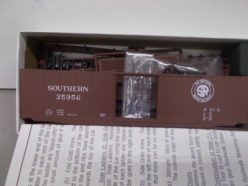 INTERMOUNTAIN ~ COCHE CAJA DOBLE PUERTA SUR 50' # 35956 ~ KIT ~ ESCALA HO | Zustand: New